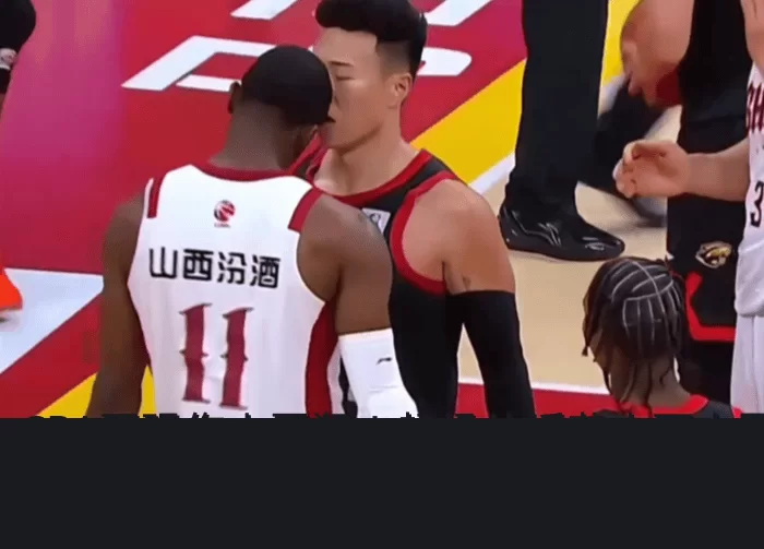 CBA再现伤人恶犯!超级外援袭击两大国手遭无视,网友:驱逐出境_迪亚洛_胡金_广厦
